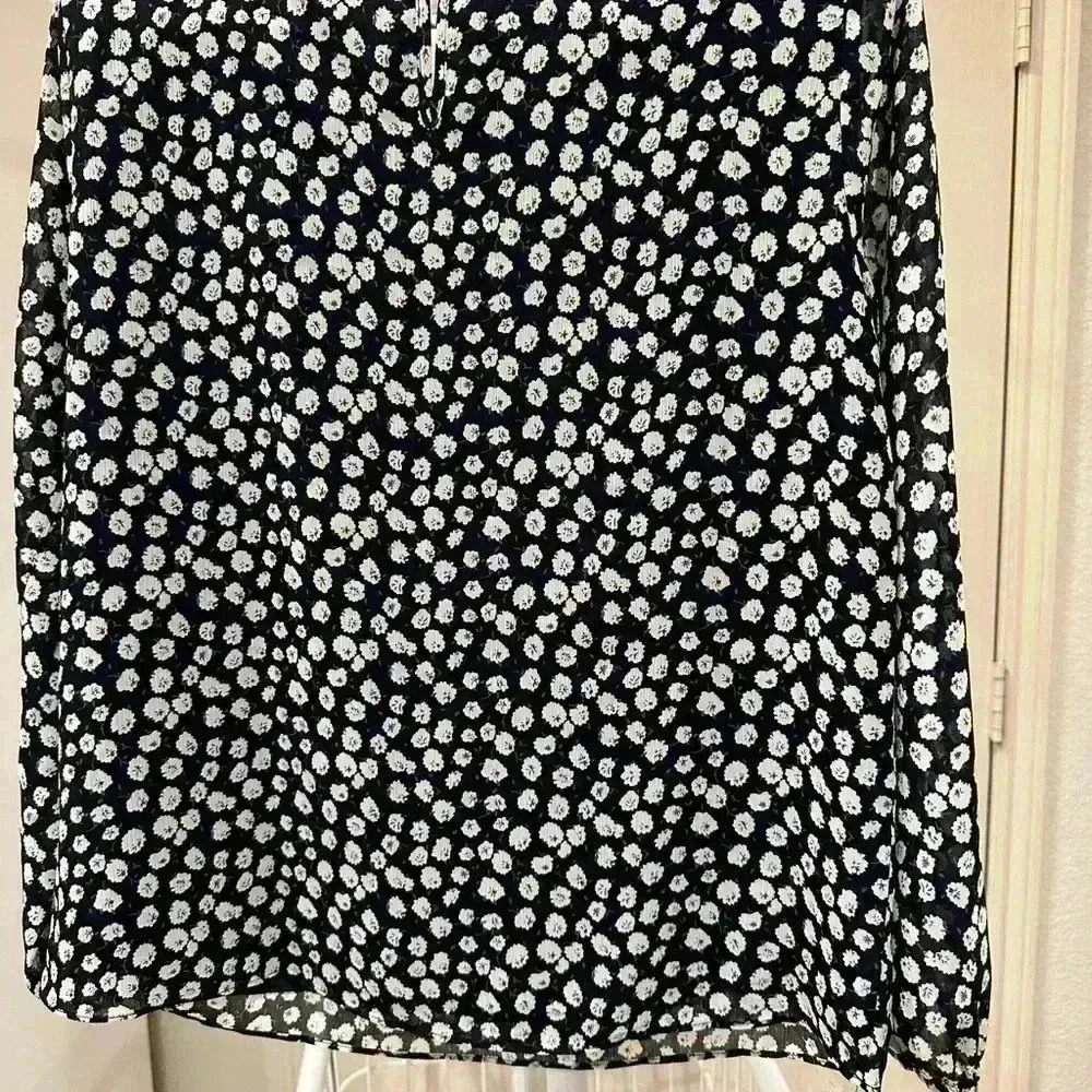 - J Crew navy blouse in size S. Used in like new condition. - Picture 4 of 4